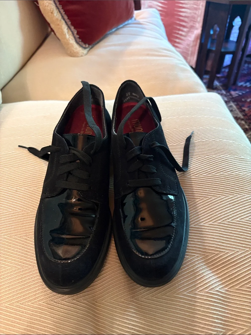 Munro Women’s Black Patent Leather Lace-Up Oxford Flats AAAA 9 Rubber